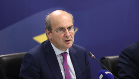 Χατζηδάκης: Οι 12 Αυξήσεις Αποδοχών Από Την Κυβέρνηση