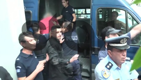 Πειραιάς: Ένταση Στη Δίκη Για Τη Δολοφονία Παρκαδόρου