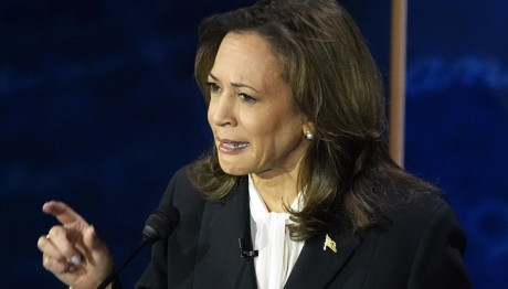 «Οργιάζουν» Οι Θεωρίες Συνωμοσίας Για Debate Xάρις – Τραμπ