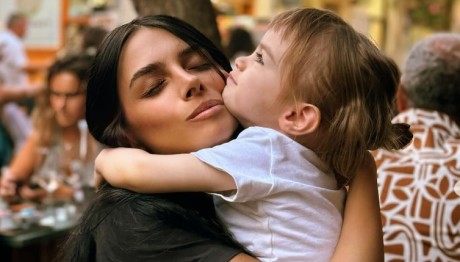 Άννα Μπεζάν