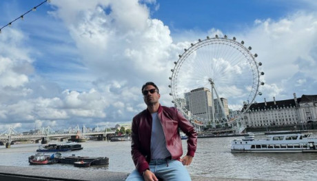 Αργυρός: Η Βόλτα Στο Λονδίνο Με Τέλειο Look