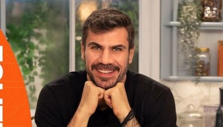 Άκης Πετρετζίκης