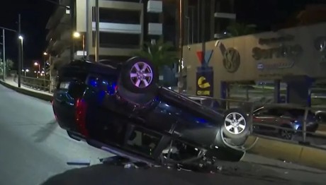 Καλλιθέα: Τροχαίο Με Ανατροπή Οχήματος