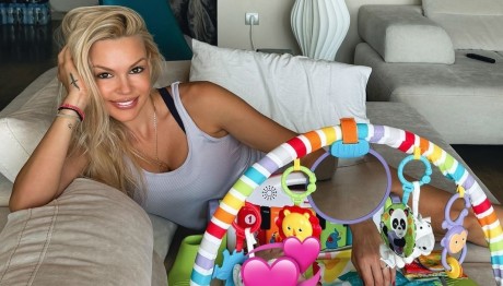 Βίκυ Κάβουρα για μητρότητα: «Το μόνο που δεν παλεύεται είναι...»