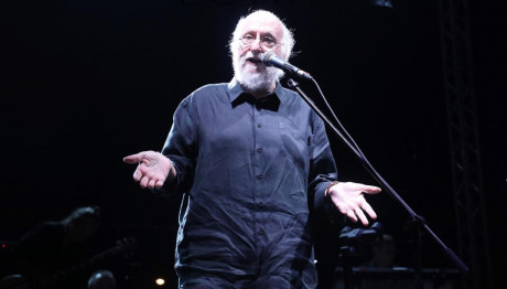 Σαββόπουλος: Σπάνια Δημόσια Εμφάνιση Με Τη Σύζυγό Του Άσπα