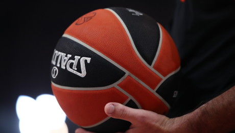 Oι επετειακές φανέλες του μπασκετικού Ολυμπιακού