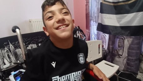 Βίντεο Μικρού Γιαννάκη Να Κάνει Τα Πρώτα Του Βήματα