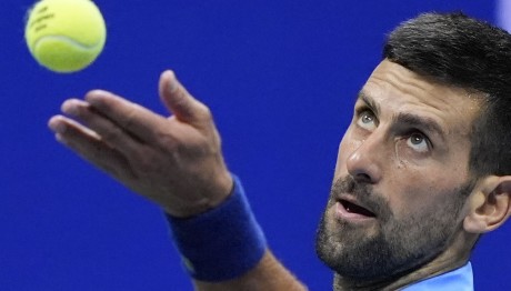 Ο Τζόκοβιτς Χόρεψε Συρτάκι Σε Διάδρομο Γυμναστικής