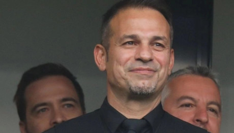 Νικολαΐδης: Η Τούρτα Έκπληξη & Το Σχόλιο Της Συντρόφου Του