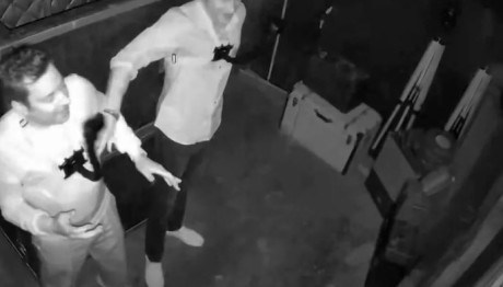 Πρίγκιπας Χάρι: Βρίζει Και Ουρλιάζει Σε Λαβύρινθο Τρόμου!