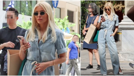 Καινούργιου: Με denim jumpsuit και λευκές γόβες στο κέντρο της Αθήνας