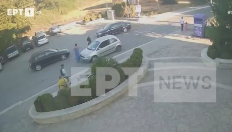 Χανιά: Άνδρας Γρονθοκόπησε Τη Σύζυγό Του Μπροστά - Βίντεο