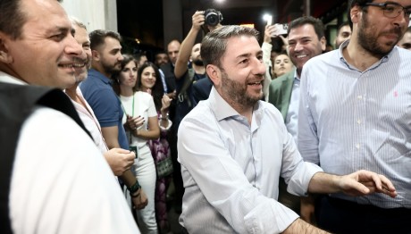 Εκλογές ΠΑΣΟΚ: Πρωτιά Ανδρουλάκη- Προβάδισμα Δούκα για τη δεύτερη θέση