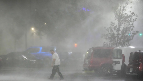 Τυφώνας Μίλτον: Δύο Νεκροί - Ο Τυφώνας Χτυπά Τη Φλόριντα