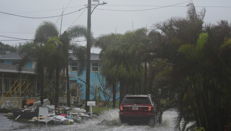 Τυφώνας Μίλτον: Χωρίς Ρεύμα Εκατομμύρια Σπίτια
