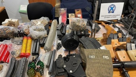 Μενίδι: Χιλιάδες σφαίρες, πυρομαχικά και όπλο εντοπίστηκαν σε σπίτι