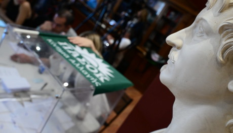 Εκλογές ΠΑΣΟΚ: Στις 19:00 κλείνουν οι κάλπες - Πότε θα ξέρουμε τον νικητή