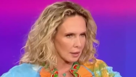 Εβελίνα Παπούλια