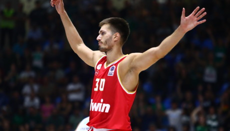 Φεύγει Κι Άλλος Μετά Τον Περούσεφ