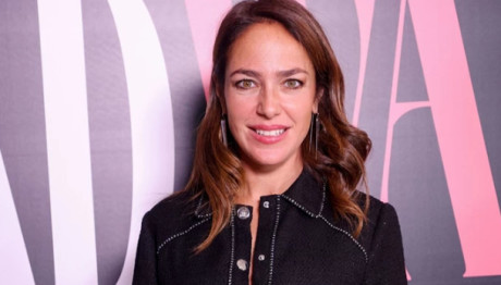 Δόμνα Μιχαηλίδου: Σε πάρτι με tweed μίνι φόρεμα τύπου Chanel