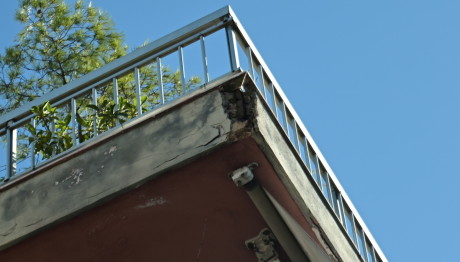 Άγιοι Ανάργυροι: Πέντε Πέτρες Έπεσαν Στο Κεφάλι Της 14χρονης