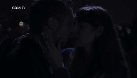 Μαύροι Πίνακες: Ο Νίκος Και Η Άννα Έρχονται Κοντά