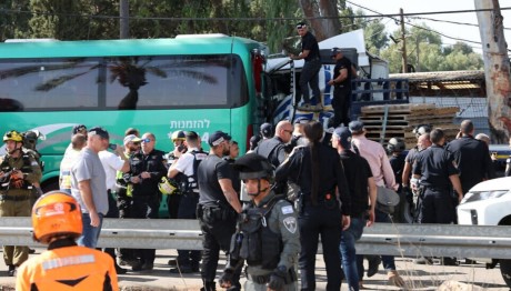 Ισραήλ: Φορτηγό Έπεσε Σε Στάση Λεωφορείου - Πολλοί Νεκροί