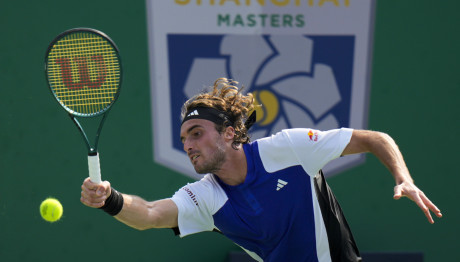 Ο Τσιτσιπάς στα προημιτελικά του Παρισιού