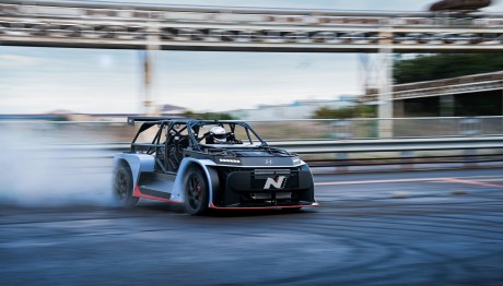 Η Hyundai N παρουσίασε στην N Day 2024 το Rolling Lab “RN24”