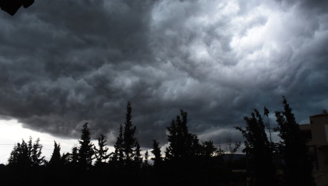 Καιρός: Γιγαντιαίος Αντικυκλώνας Ρουφάει Τον Χειμώνα