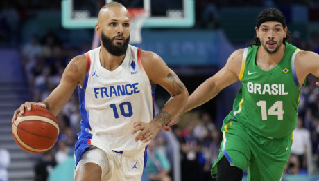 Σκηνικό με Φουρνιέ και εξέδρα