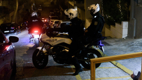 Ασπρόπυργος: Επτά αστυνομικοί τραυματίστηκαν μετά από καταδίωξη Ρομά