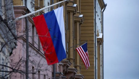 Σημαίες Ρωσίας και ΗΠΑ