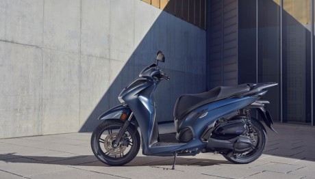 25YM HONDA SH350i: Σε ποια σημεία την αναβάθμισαν