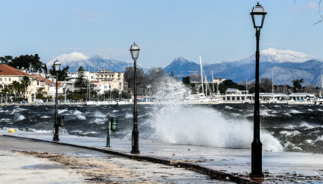 Καιρός: Θυελλώδεις Άνεμοι Και Πτώση Θερμοκρασίας