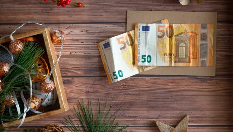 Επίδομα Χριστουγέννων: Ποιοι Και Πότε Θα Πάρουν 200 Ευρώ