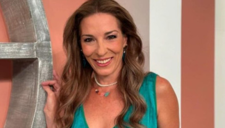 Αθηνά Μαξίμου: Με Ανανεωμένο Hair Look Στο Θέατρο