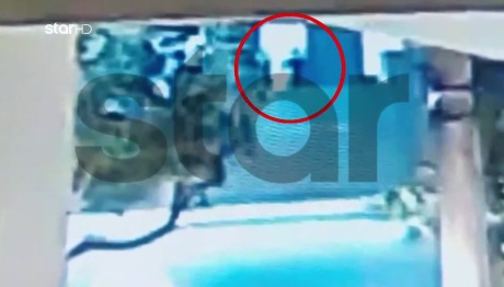 Μάνδρα: Έφοδος Του Ελληνικού FBI Σε Σπίτια - Οπλοστάσια