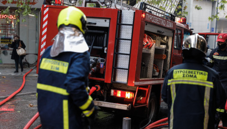 Ρέντη: Φωτιά Σε Εγκαταλελειμμένο Κτίριο - Μία Νέκρή