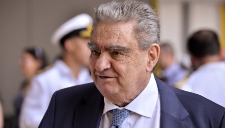 Πέθανε Ο Βαρδής Βαρδινογιάννης