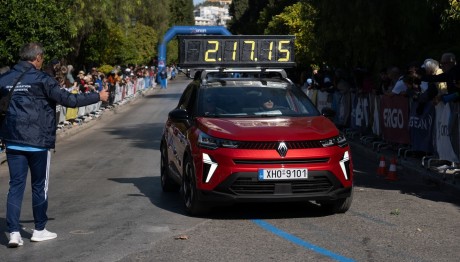 Renault: Έτρεξε με επιτυχία στον Αυθεντικό Μαραθώνιο Αθηνών