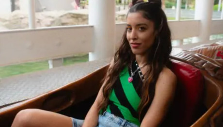 Μαρίνα Σάττι: Ποζάρει Με Ροζ Μαλλιά Στο Instagram