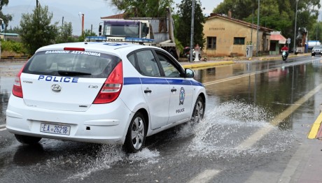 Αχαΐα: Mητέρα Ταμπουρώθηκε Σπίτι Με Το Παιδί Της