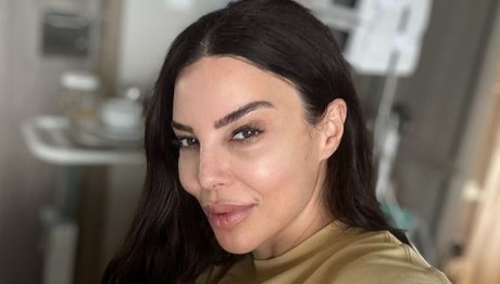 Κέλλυ Κελεκίδου