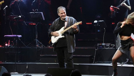 Δημήτρης Σταρόβας