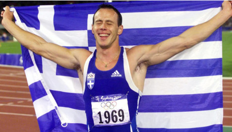 Αγνώριστος Σήμερα Ο Κεντέρης - Ποζάρει Με Εντυπωσιακή Ξανθιά