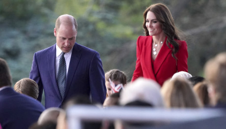 Μασκοφόροι Εισέβαλαν Στο Κάστρο Του Ουίνδσορ