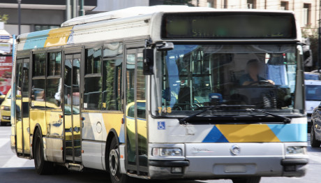 Καβγάς Σε Λεωφορείο Γιατί Ο Οδηγός Μιλούσε Στο Κινητό