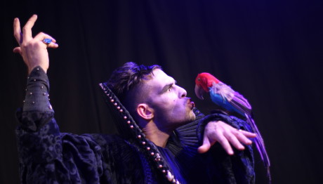 «Οι Τρελοί της Βαλένθια»  σε σκηνοθεσία Μιχάλη Καλαμπόκη