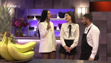 Τι τραβάει ο σερβιτόρος του First Dates